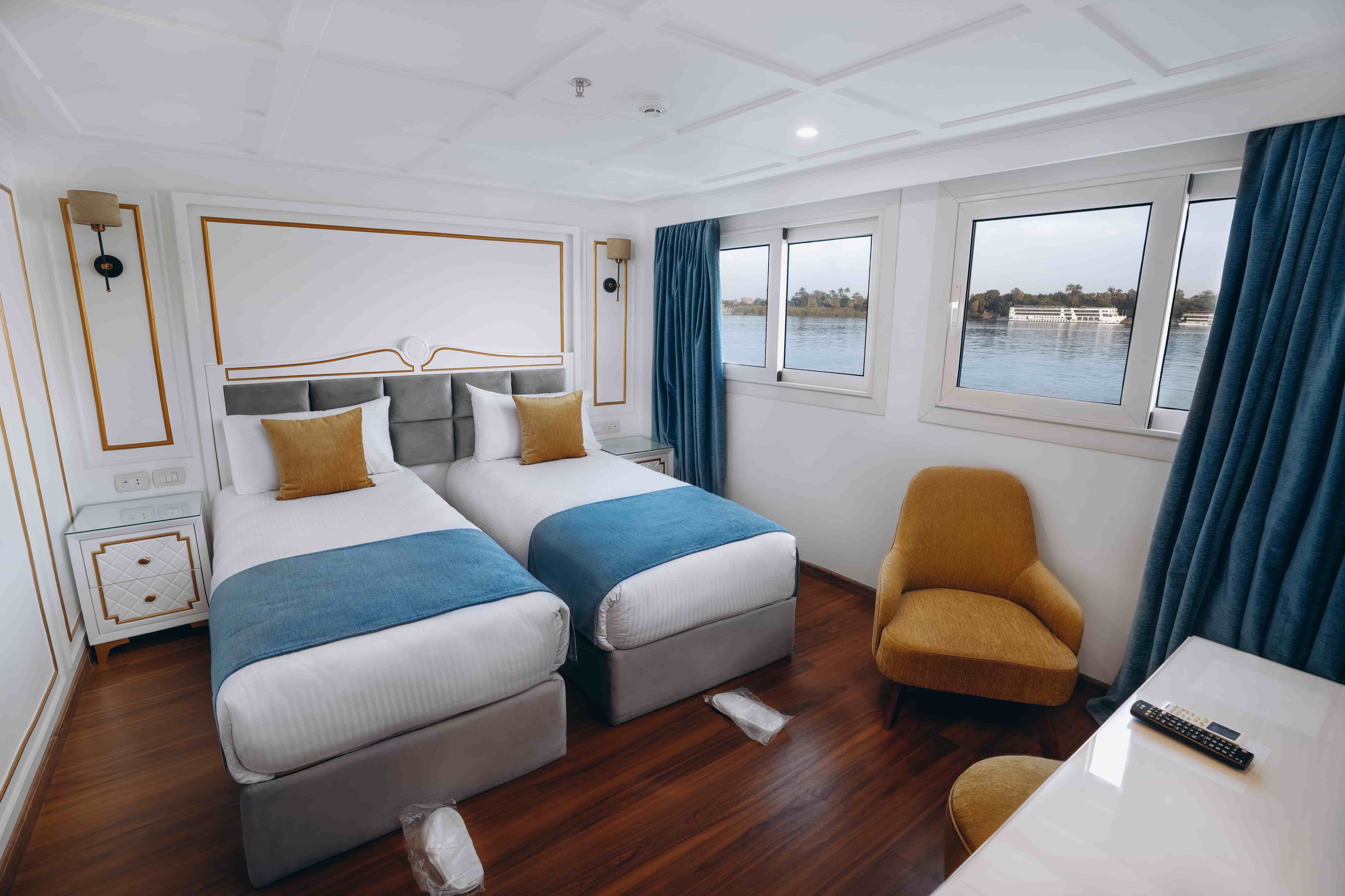 Twin cabin aboard La Rose Dahabiya